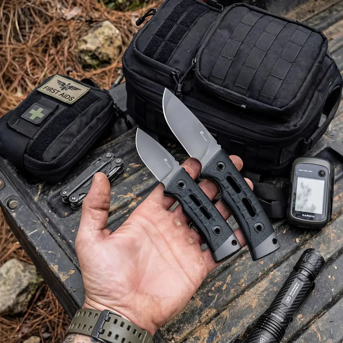 Fixed Blade vs. Folding Knife: Which One Belongs in Your Backpack?