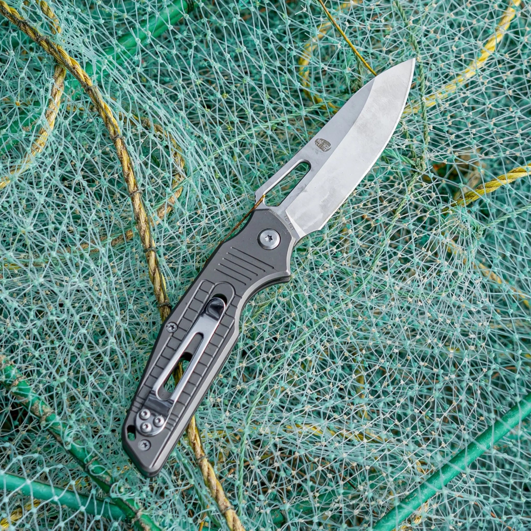 Pocket Knife HX OUTDOORS ROCK FLUORITE 2.95" D2 Silver Titanium Alloy X LINER LOCK Personalized Pocket Folding Knife Survival Camping Hunting TD-15T from HX OUTDOORS