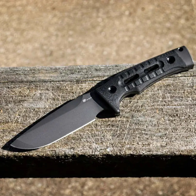 Survival-Knife-Selection-Key-Factors-to-Consider-for-Your-Next-Adventure HX OUTDOORS