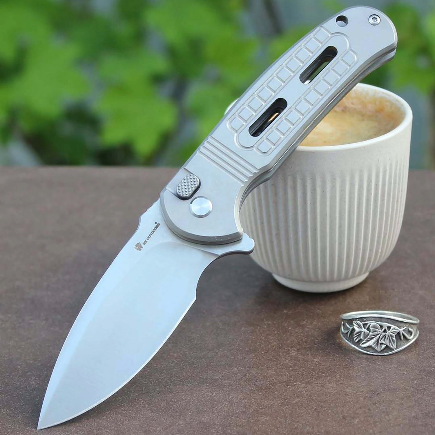 Expert Knife Steel Guide: Properties, Performance & Comparison