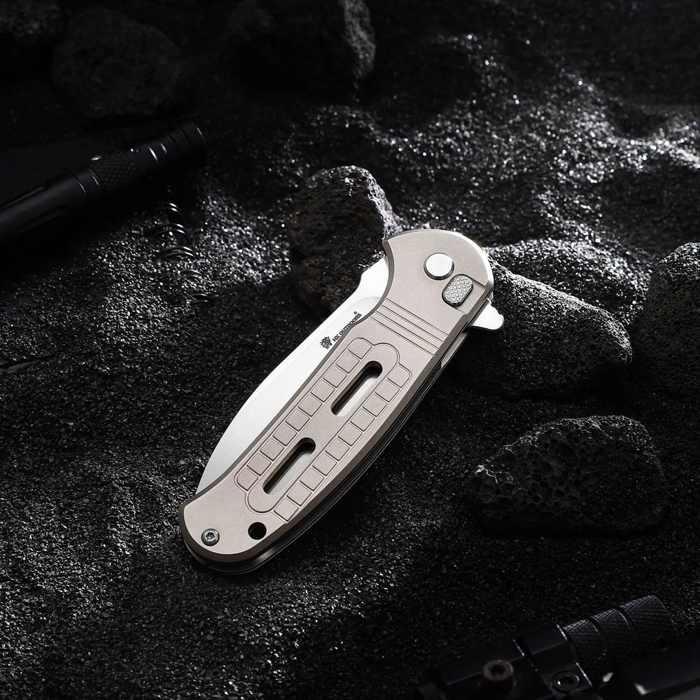 
                  
                    HX OUTDOORS ROCK SAPPHIRE | Pocket Knife | Button Lock | 2.4" 14C28N Blade | Silver Titanium Handle | ZD-114S ROCK SAPPHIRE
                  
                