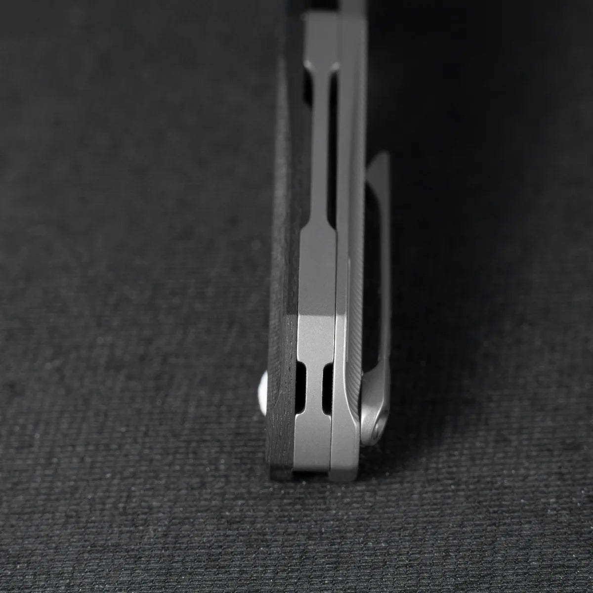 COBRA Pocket Knife | Frame Lock | 2.76" VG10 Blade | Carbon Fiber & Titanium Alloy Handle | HX OUTDOORS ZD-005