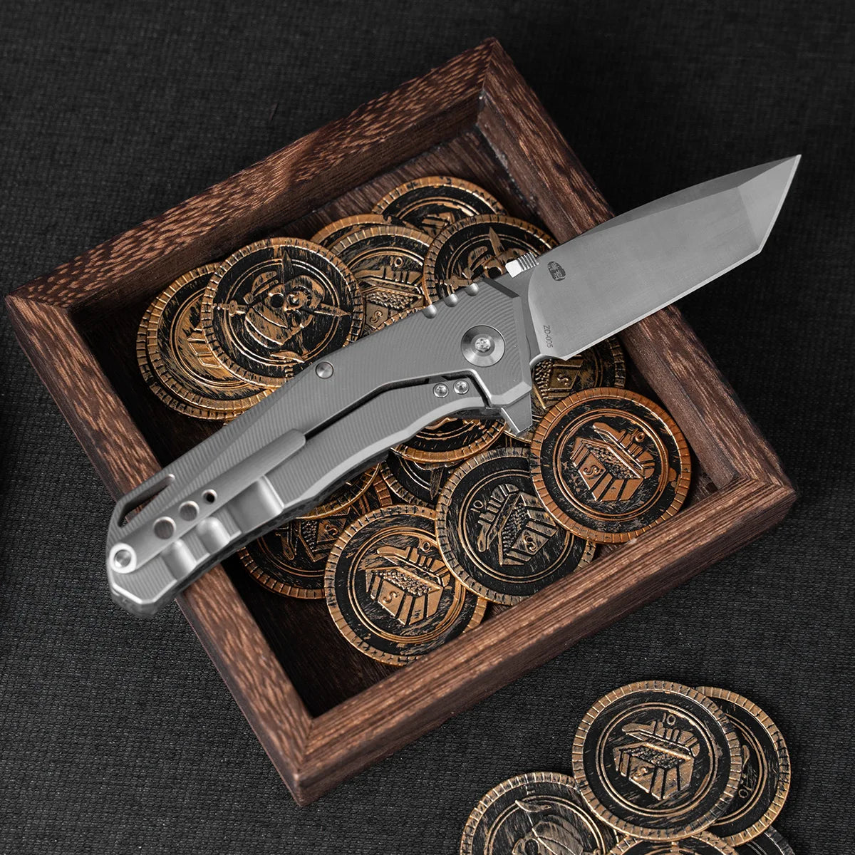 COBRA Pocket Knife | Frame Lock | 2.76" VG10 Blade | Carbon Fiber & Titanium Alloy Handle | HX OUTDOORS ZD-005