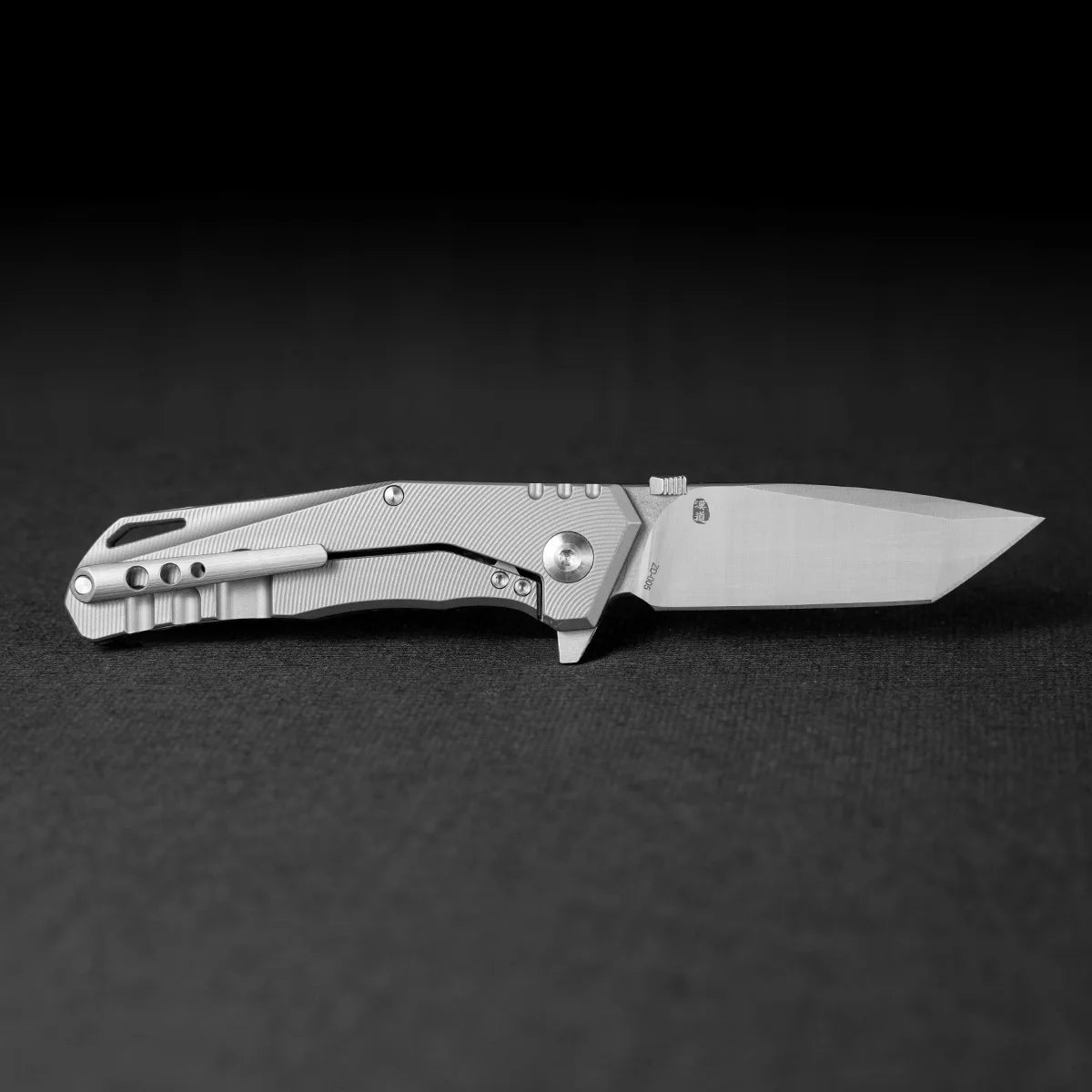 COBRA Pocket Knife | Frame Lock | 2.76" VG10 Blade | Carbon Fiber & Titanium Alloy Handle | HX OUTDOORS ZD-005